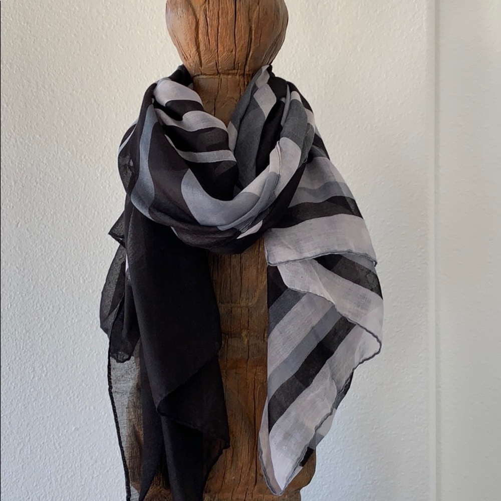 Black & grey scarf